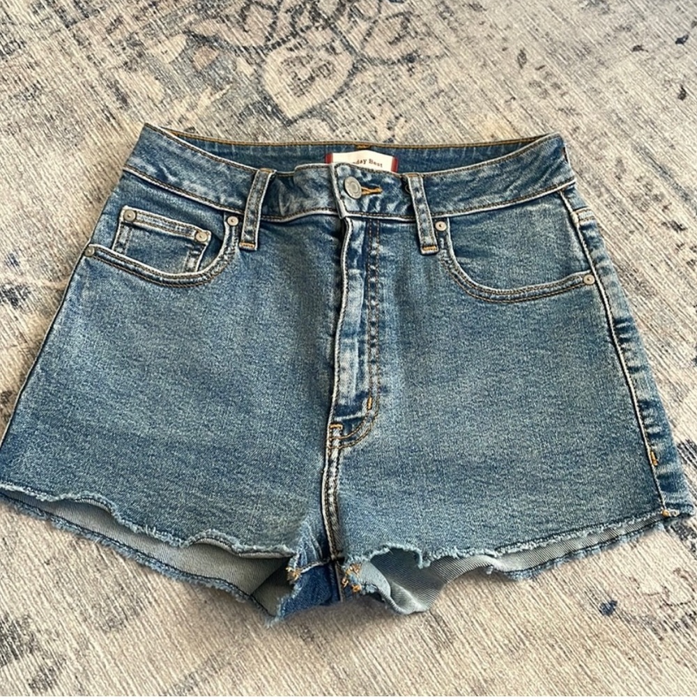 Sunday Best Denim shorts 💙
